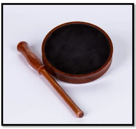 Figure 1.6  Hunting Class call – Slate call         with striker by Clint Corder.                   Image courtesy of the NWTF