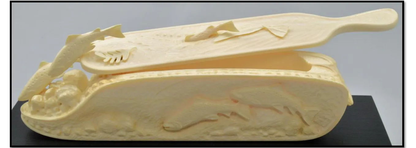 Figure 2.9  Dave Constantine’s 2007 Decorative Turkey Call Best of Show winning box call
