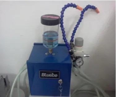 Figure 2: Drilling with (a) flood coolant (b) MQL 