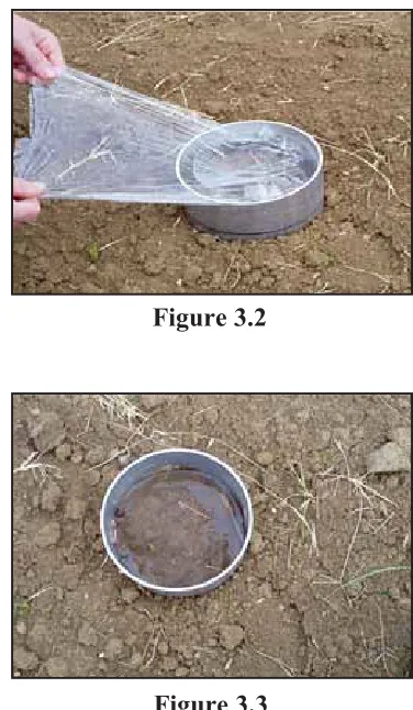 ������timing when the surface is just glistening.If the soil surface is uneven inside the ring,count the time until half of the surface is ex-Figure 3.2