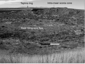 Fig. 4 – Un grand maar complexe (LaBreña) au Mexique. Le cratère du maarn’a pas été rempli d’eau
