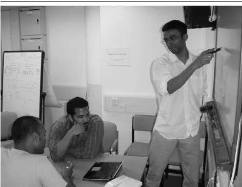 Figure 1. Intrusiveness in the meeting room.Users might be checking their email or send-