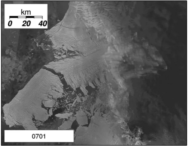 Figure 3. Thwaites glacier ice shelf in January 2007, showing fragmentation and detachmentof a large tabular berg