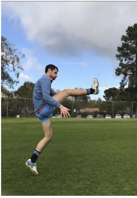 Figure 3 Example of typical degree of hip ﬂexion and knee extension during anARF kick