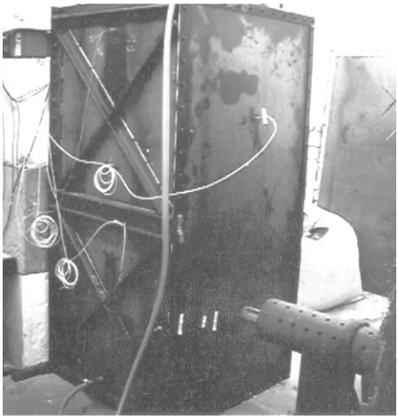 Figure 2 – Instrumented Test Vessel and Gas Gun 