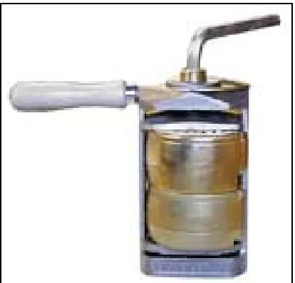 Figure 2.5:  Conventional denture flask (Handler, 2009) 