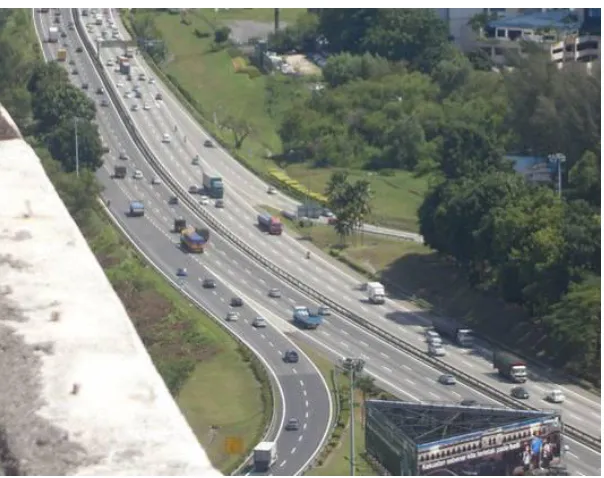 Figure 1: Elements in typical expressway (TRB, 2000) 
