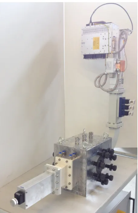 Fig. 1 Aluminum block Alumec 100 with the ceramic silicon nitride andthe graphite seal, the M22 thread insert are visible