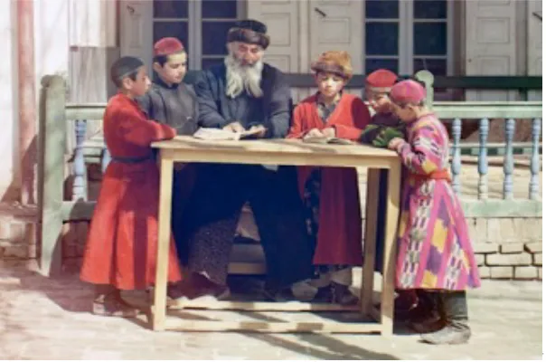 Figure 1.3. 1910 photo of Jewish children in Samarkand with their Rabbi (modern Uzbekistan).14   Photograph by Sergei Mikhailovich Prokidin-Gorskii