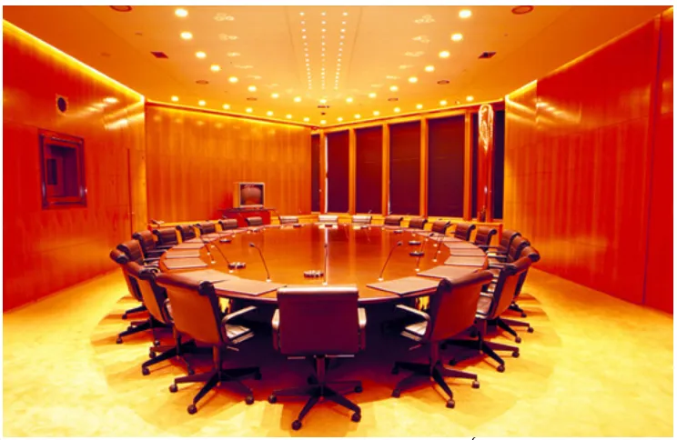 Figure 1: Round table (Société Général).6 
