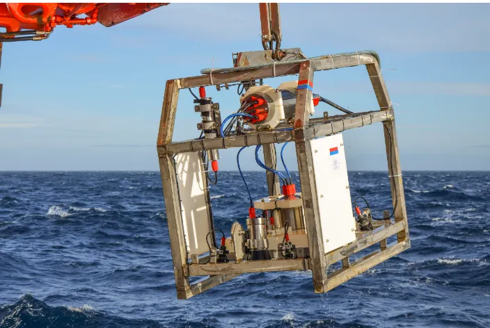 Figure 1. The Ocean Floor Observation System (OFOS) of the Alfred Wegener Institute (AWI), Helmholtz Centre for Polar and MarineResearch Bremerhaven, deployed from the RV Polarstern during cruise PS81 in the waters off the northern Antarctic Peninsula from