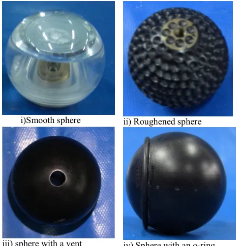 Fig. 3. Comparison of flow visualization of flow structure with with a hole (bottom row)