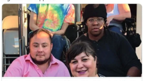 Figure  3.  A  Barack  Obama  tweet  praised  the  mutual  support offered by disabled groups.