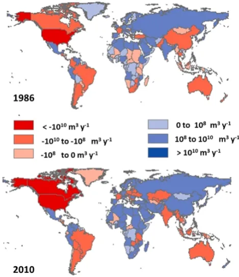 Fig. 2. Net grey water trade (imports–exports in m3 yr−1) in 1986and 2010. The red countries are grey water net exporters, meaningthat they are burdened with agricultural pollution from virtual wa-ter that was subsequently transferred to other countries