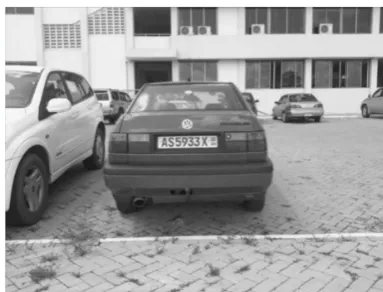 Figure 6. Typically, number plates have strongly deﬁned edges thusthe Gaussian blur have no effect on them thereby reducing possibleareas that the algorithm must consider.