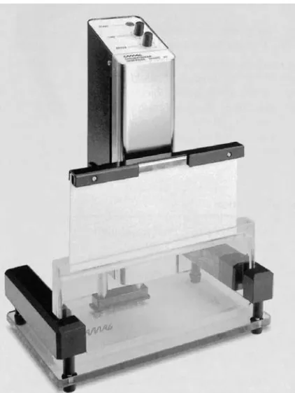Figure 3A commercial immersion device for automatic dippingof TLC chromatograms in visualization reagents