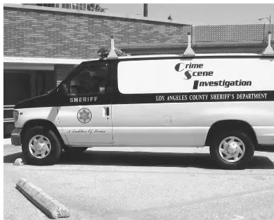 Figure 4.1(A color version of this ﬁgure follows page 256.) Crime labs frequently use standardcars, trucks and vans specially outﬁtted as crime scene vehicles