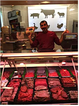 Figure 3.9: Fresh New Zealand lamb in a supermarket butchery in Germany  (no country of origin identification in sales display) 
