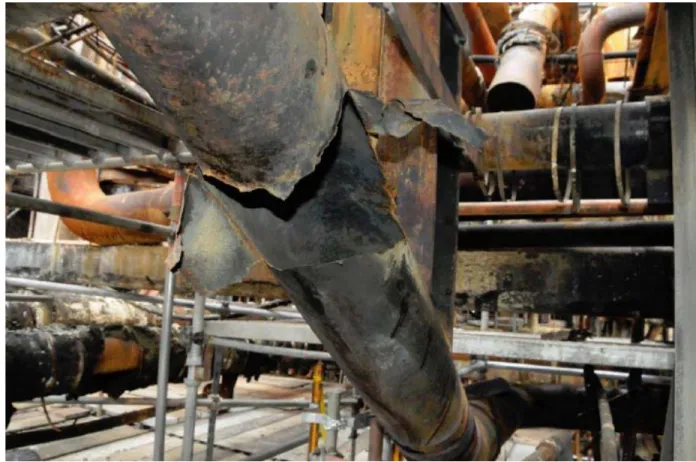 Figure 7. Photo of rupture on 4-sidecut 52-inch component. 
