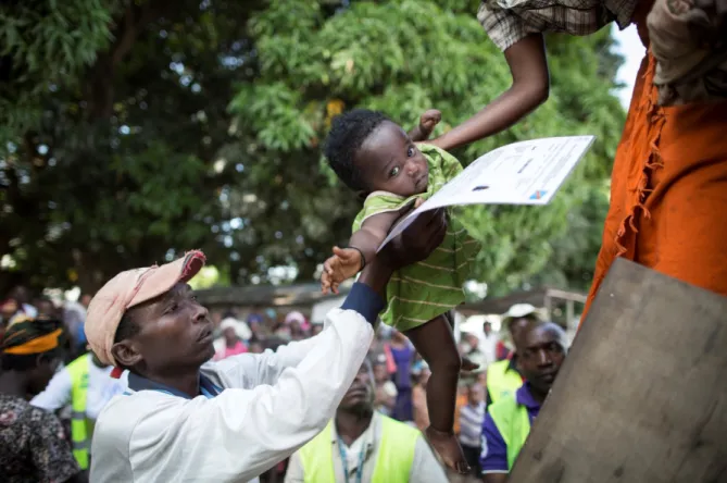 Figure 3: Some 150 Burundian refugees have been relocated from the Luvungi makeshift camp to Kavimvira  transit centre in Uvira, DRC