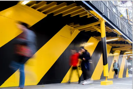 Fig. 1. Gantry Section D, RMIT Swanston St, Melbourne 2016-2017. Artwork: Grace Leone