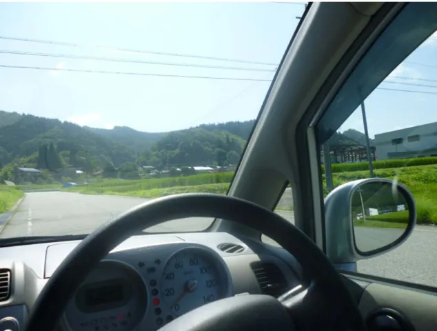 Figure 4.2. Vehicle approaching on a perpendicular road   hidden by the frame between the windshield and door window  